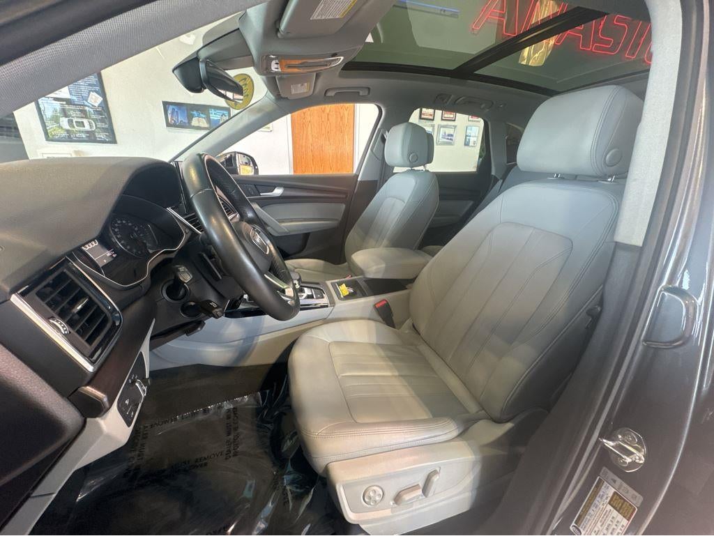2022 Audi Q5 S line Premium