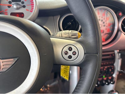2006 MINI Cooper Hardtop Base