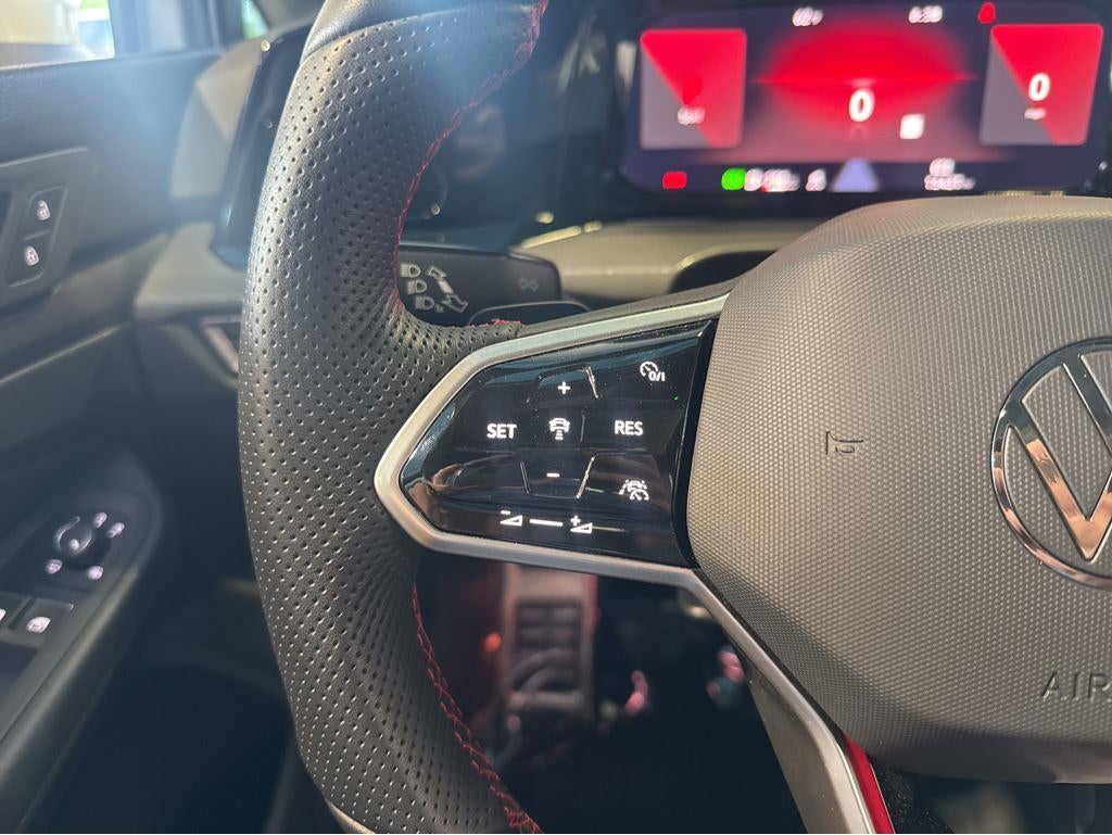 2024 Volkswagen Golf GTI SE