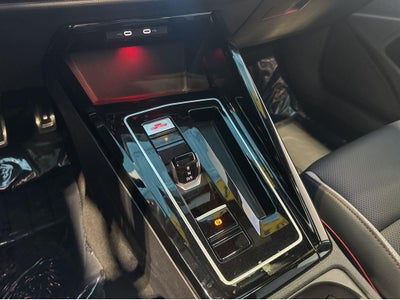 2024 Volkswagen Golf GTI SE