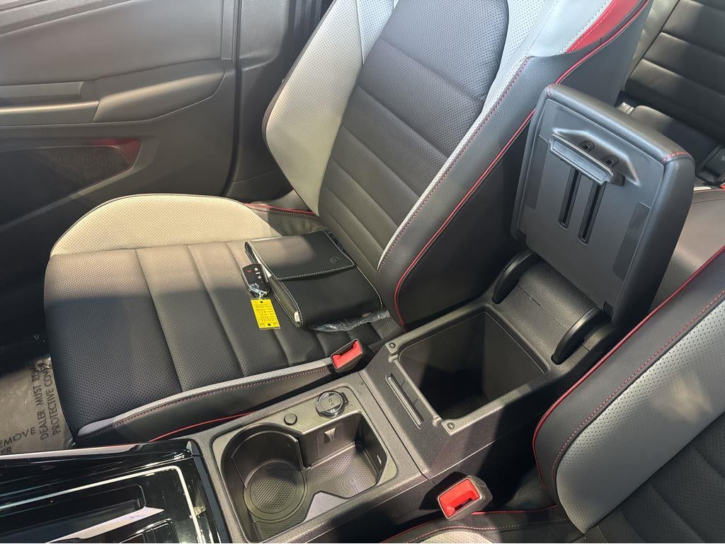 2024 Volkswagen Golf GTI SE