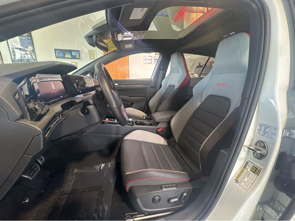2024 Volkswagen Golf GTI SE