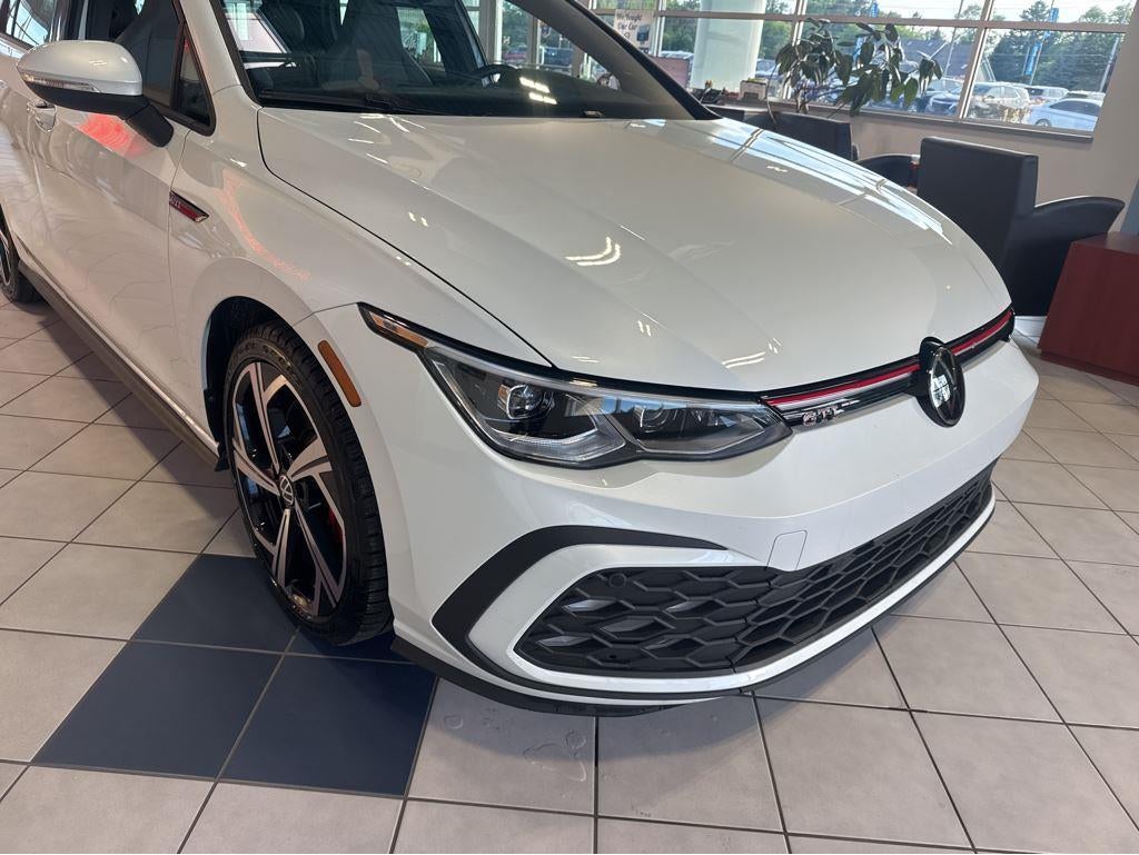 2024 Volkswagen Golf GTI SE